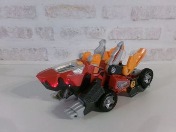 Switch and Go - Dinosaure Stégosaure Lutor - Véhicule Buggy