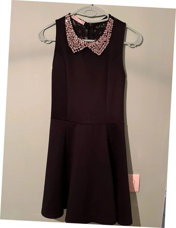🌸 Robe noire de fête avec dentelle au dos 🥂