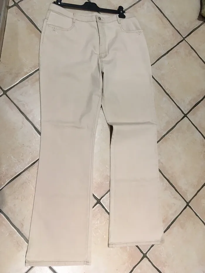 Superbe pantalon jamais porté en 42 avec étiquettes - photo numéro 8