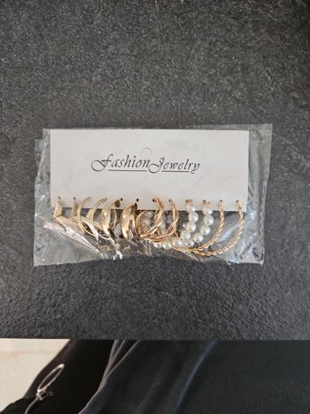 Lot de 6 paires de boucles d'oreilles neuves