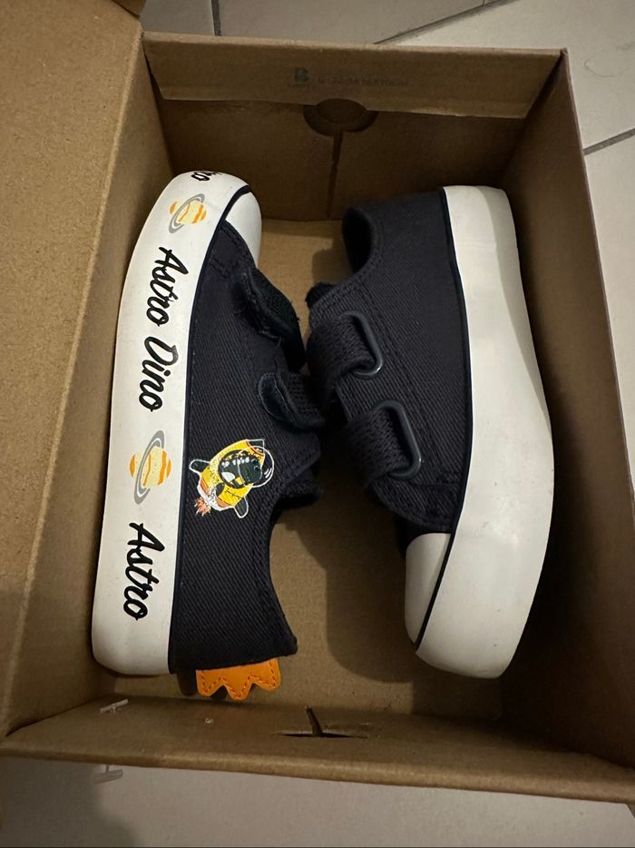 Chaussures basket garçon taille 27 - photo numéro 2