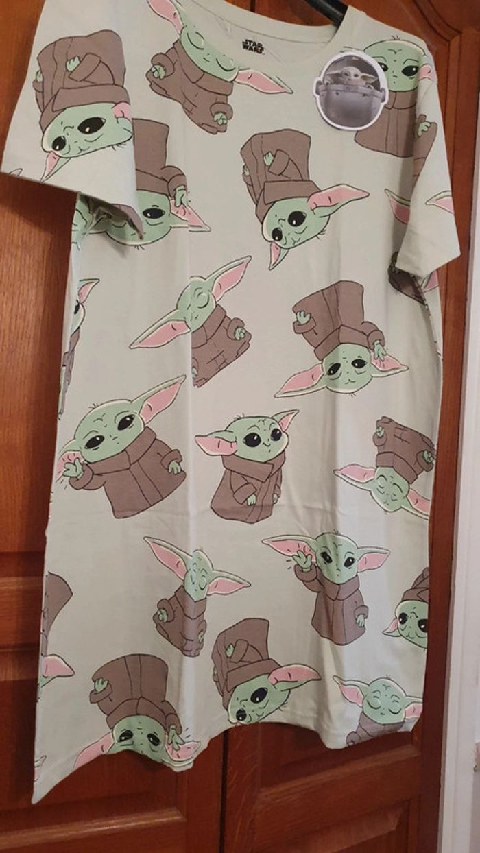 Chemise de nuit Star Wars Baby Yoda taille 40-42 - photo numéro 2