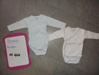 lot de 2 bodys kiabi taille 3 mois