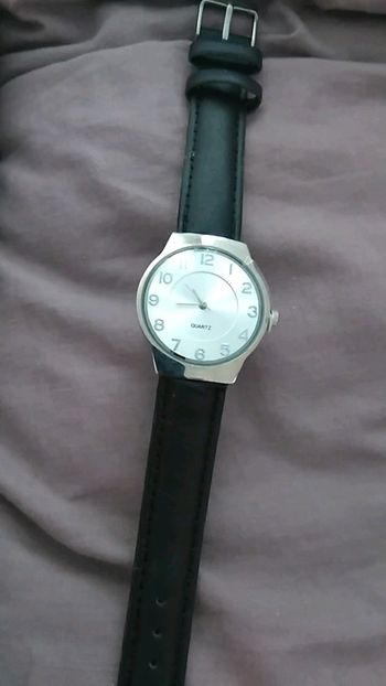 Montre simple bracelet cuir