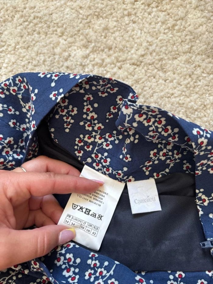 Jupe bleu marine à fleurs camaïeu taille 34 - photo numéro 5
