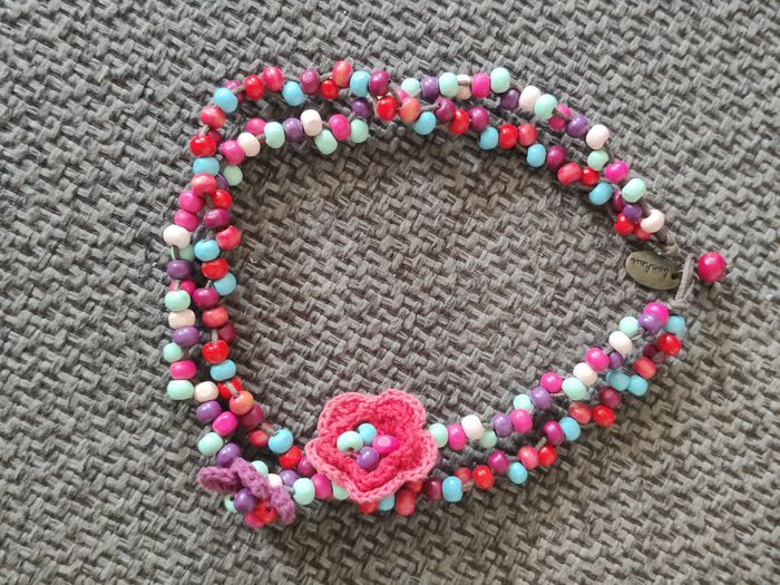 Bijou collier bois perles Catimini thème spirit