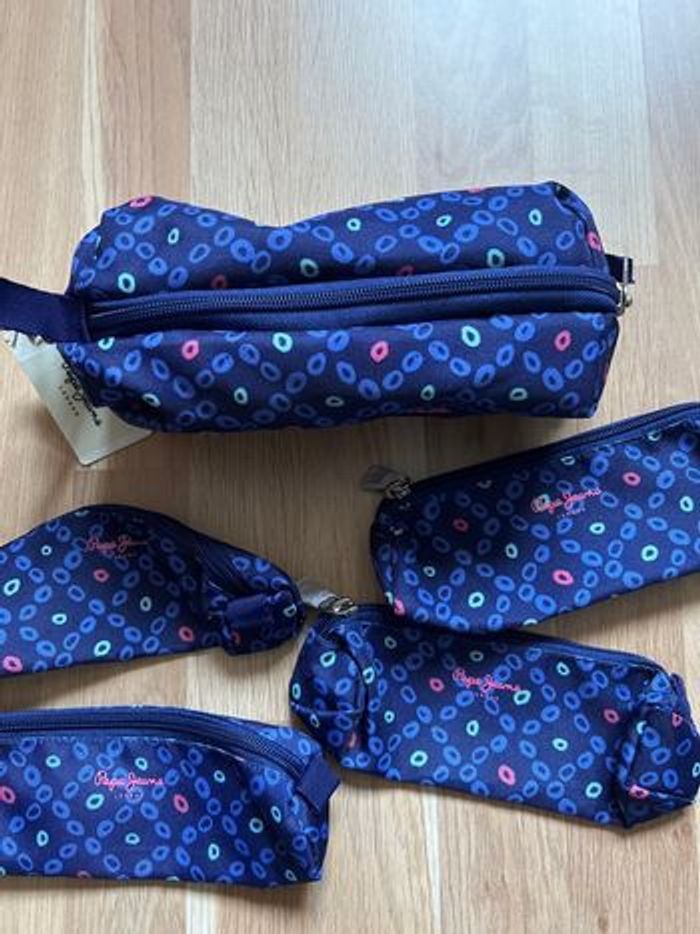 Trousses Pepe jeans neuves - photo numéro 2