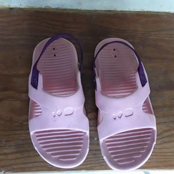 Chaussures piscine / plage nabaji decathlon pointure 25 - 26