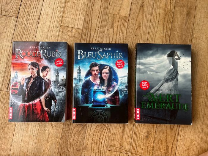 Rouge Rubis / Bleu Saphir / Vert Émeraude