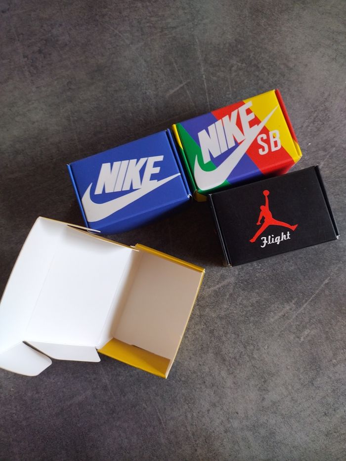 Lots 4 mini boîte Nike - photo numéro 2