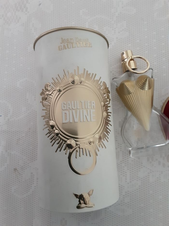 Boîte et flacon vide de 50ml marque divine de jean Paul gaultier - photo numéro 4