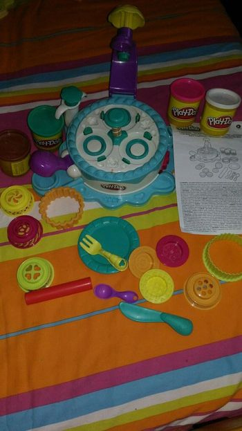 Fabrique à gâteau play doh cake makin station