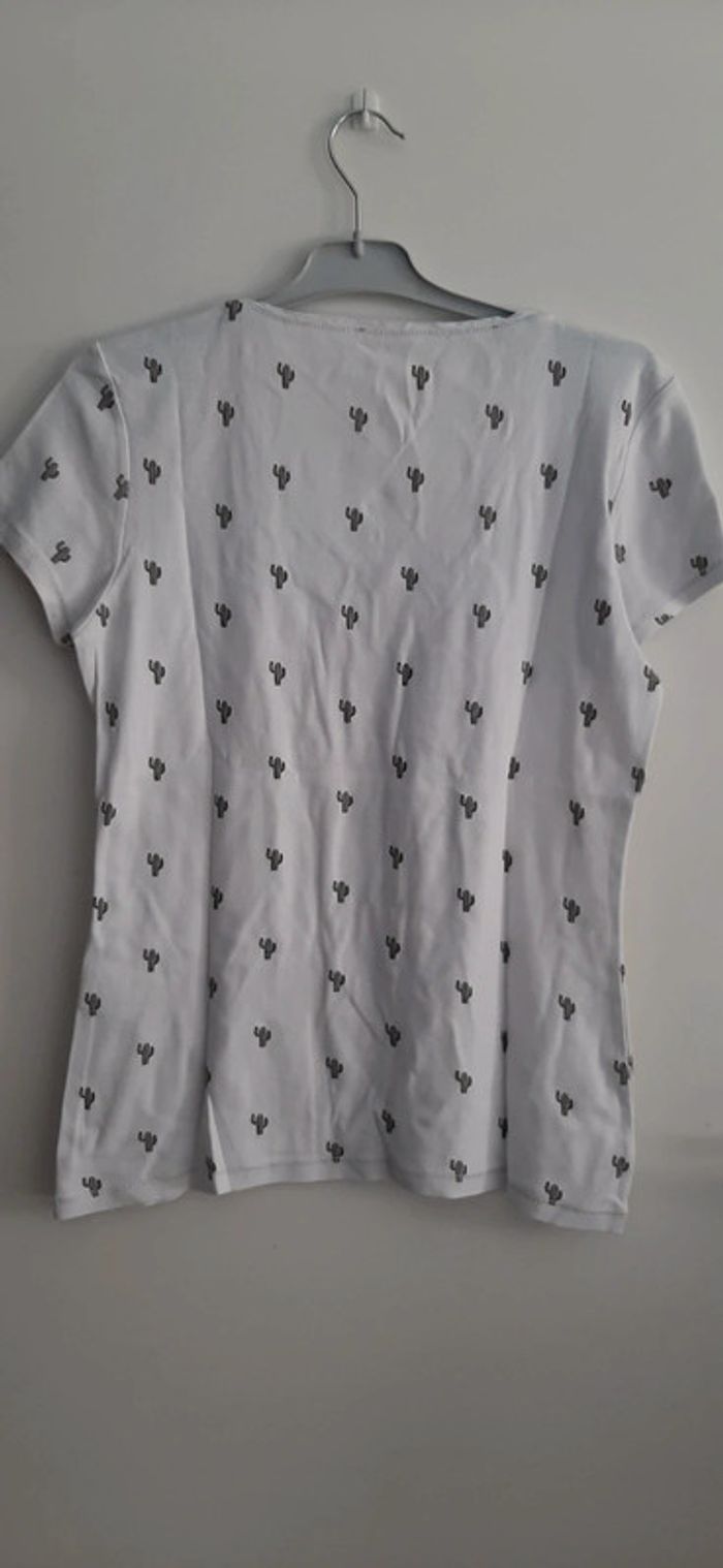 Tee-shirt simple taille 2 - photo numéro 2