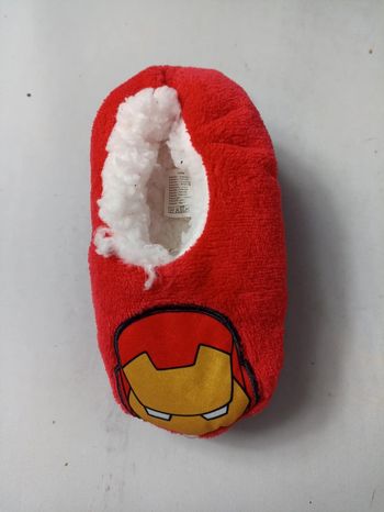 Chaussons Avengers rouge taille 25 26