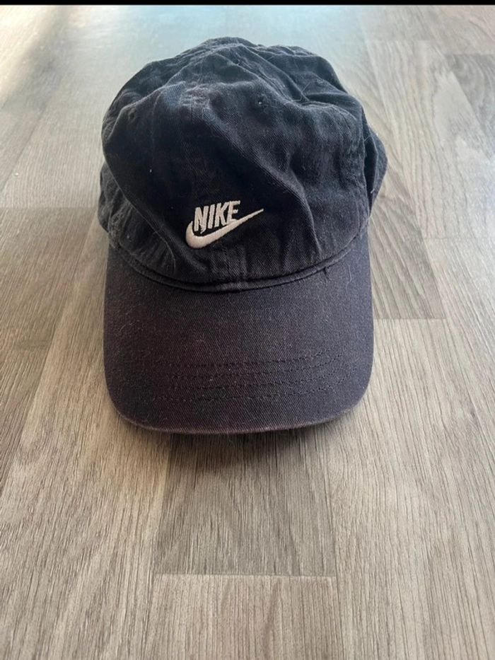 Casquette Nike noir taille enfant