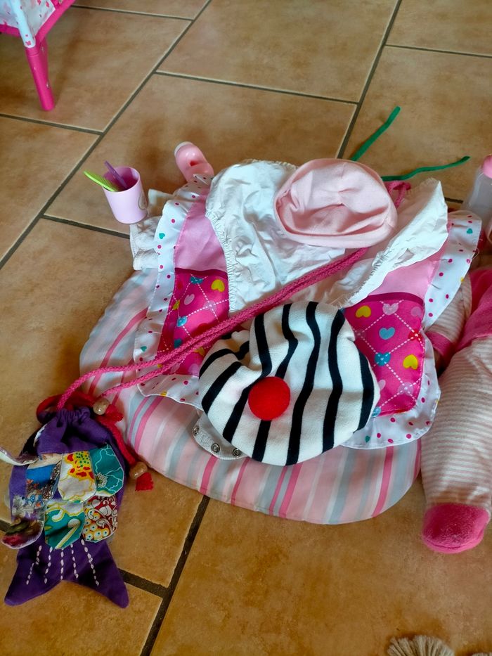 Poupons et lot vêtements poupons - photo numéro 4