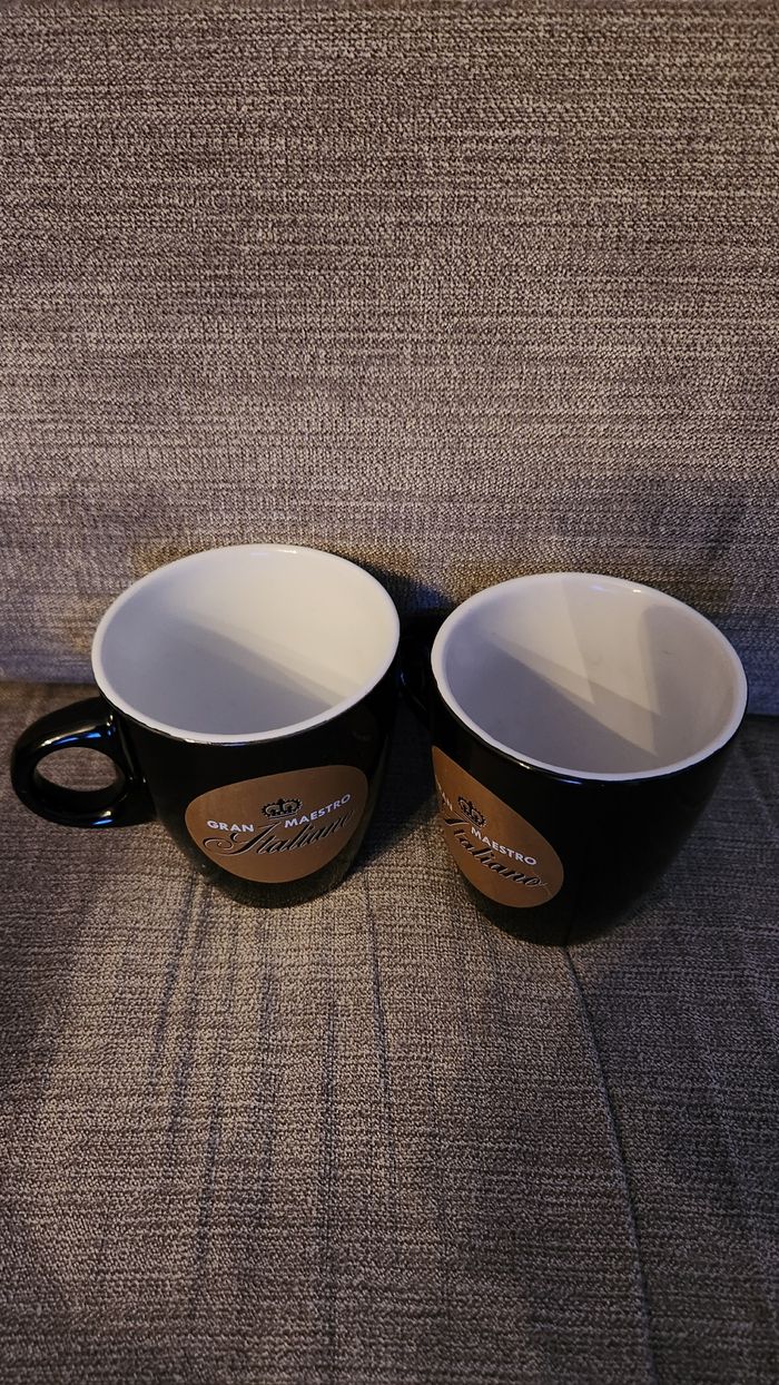 Duo tasses a café