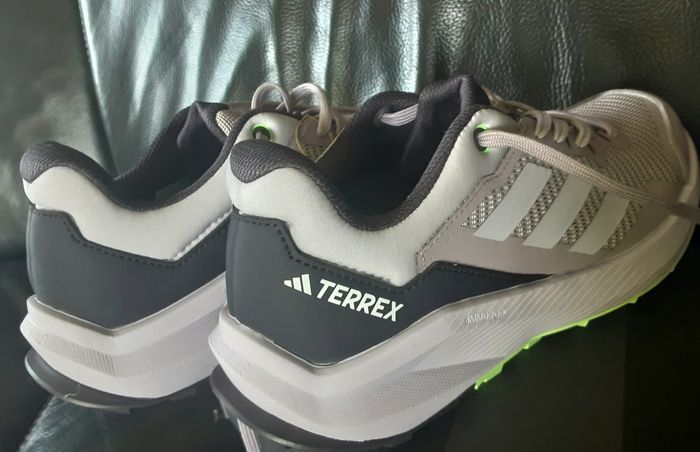 Basket de trail adidas neuves - photo numéro 6