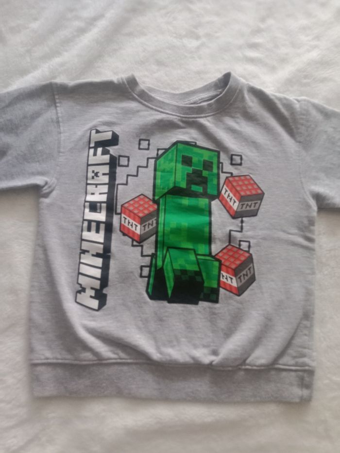 5 pulls dont 3 Minecraft 8ans vendu 15 euros les 5 pulls