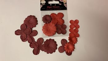 Pétales en papier rouge bordeaux scrapbooking