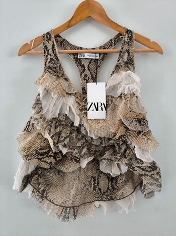 Top Zara motif serpent  Taille M  Neuf avec étiquette