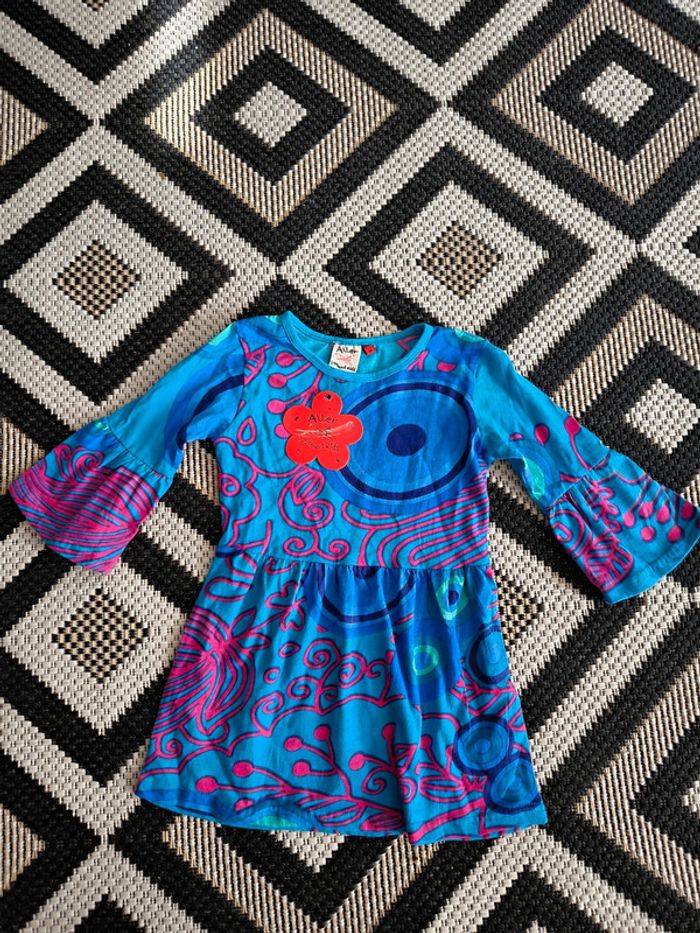 Robe original 5-6 ans neuve
