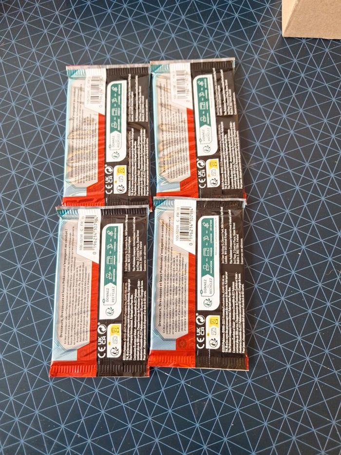 Lot de 4 booster Pokemon Ev09 Aventures ensemble - Neuf - Prix non négociable - photo numéro 2