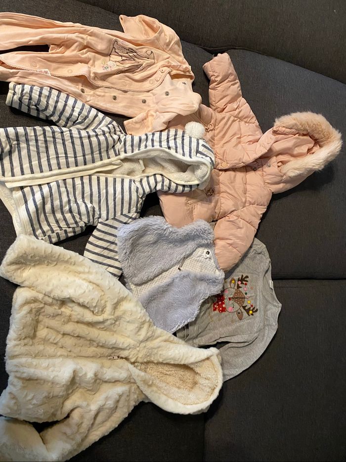 Lot d’environ 80 pièces vêtements bébé fille de 0-3 mois à 12-18 mois… - photo numéro 2