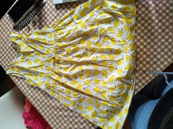 Robe citrons h&m 134 cms 9/10 ans