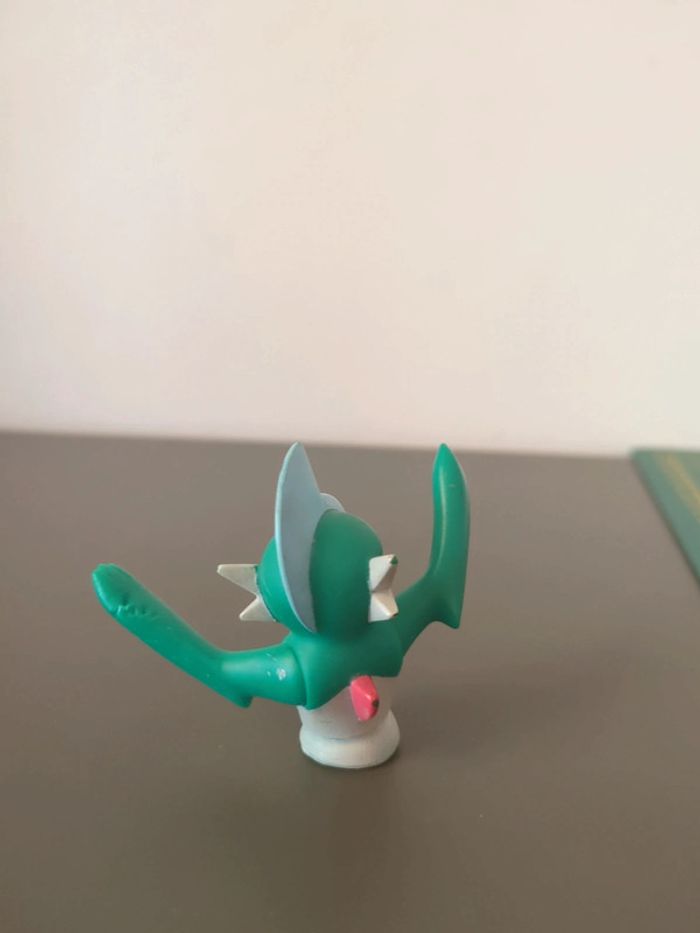 figurine pokémon gallame - photo numéro 2