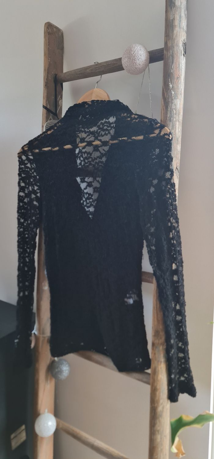 Chemisier en dentelle taille 38 M - photo numéro 4
