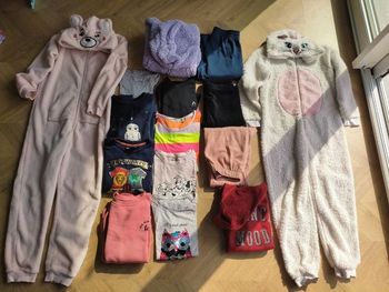 Lot vêtements fille t 10 ans 