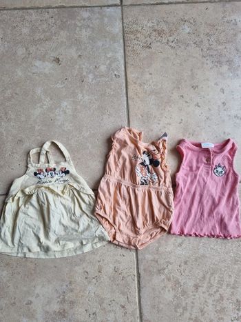 Lot de vêtements 12 mois disney