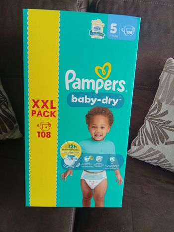 Couches Pampers taille 5