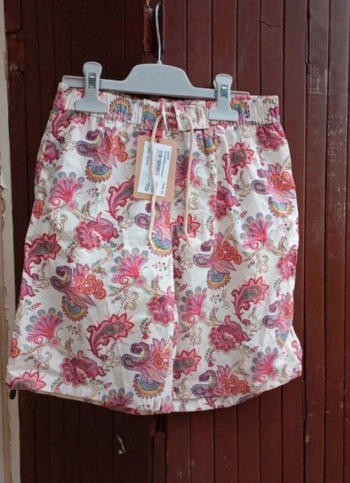 Short neuf