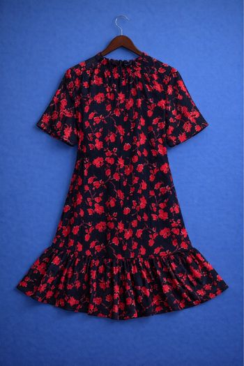 Robe Noir Et Rouge Zara 