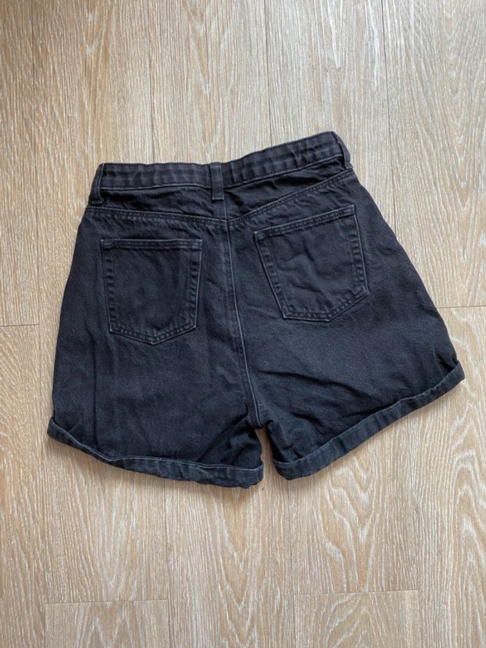Short en jean noir - photo numéro 2