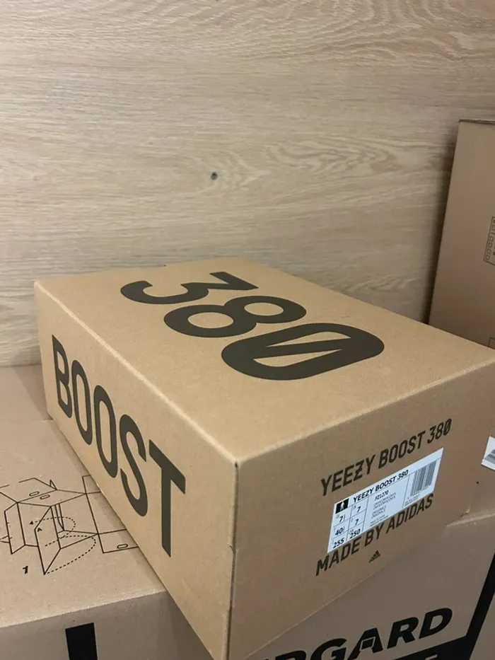 Yeezy Boost 40 2/3 comme neuve - photo numéro 8