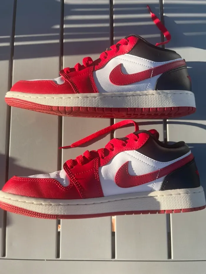 Baskets Air Jordan 1 Low Rouge blanc noir - photo numéro 4