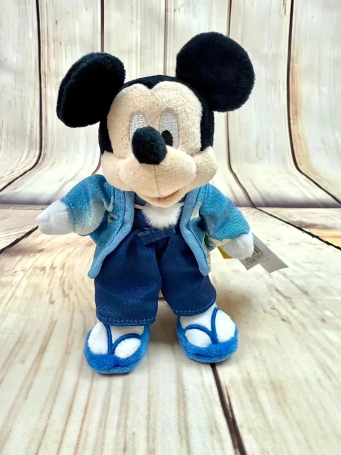 Peluche Disney store Japon Mickey Kimono japonais