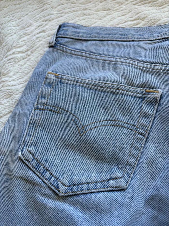 Jean Lévis 501 USA vintage 90s coupe droite bleu clair taille W30 M/40 - photo numéro 17