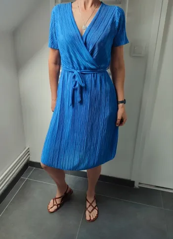 Robe cache coeur tissu plissé M/L neuve