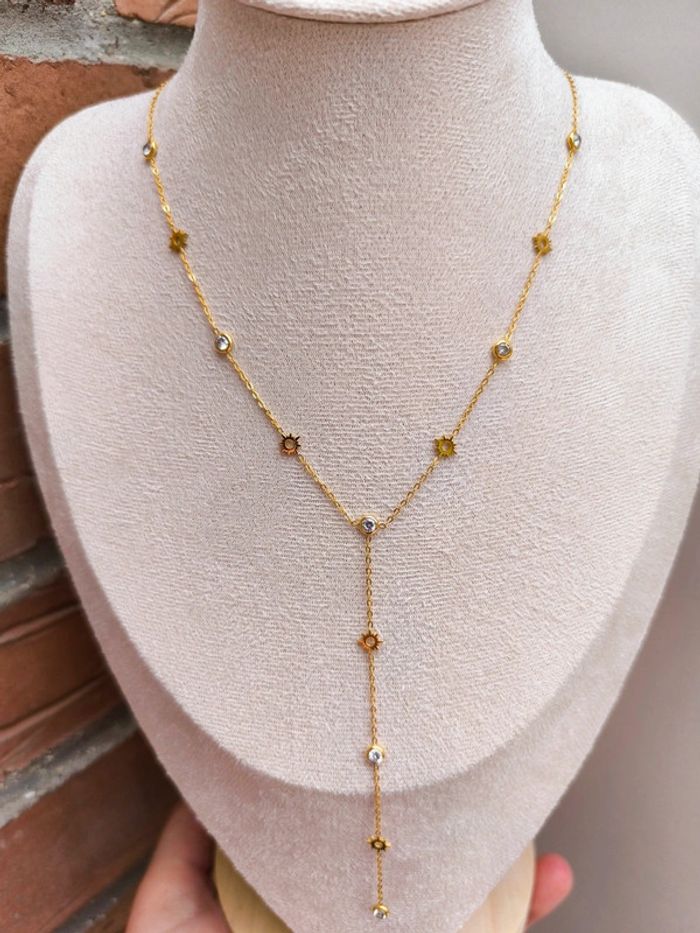 Pendentif doré en Y avec soleil et zircons - photo numéro 6
