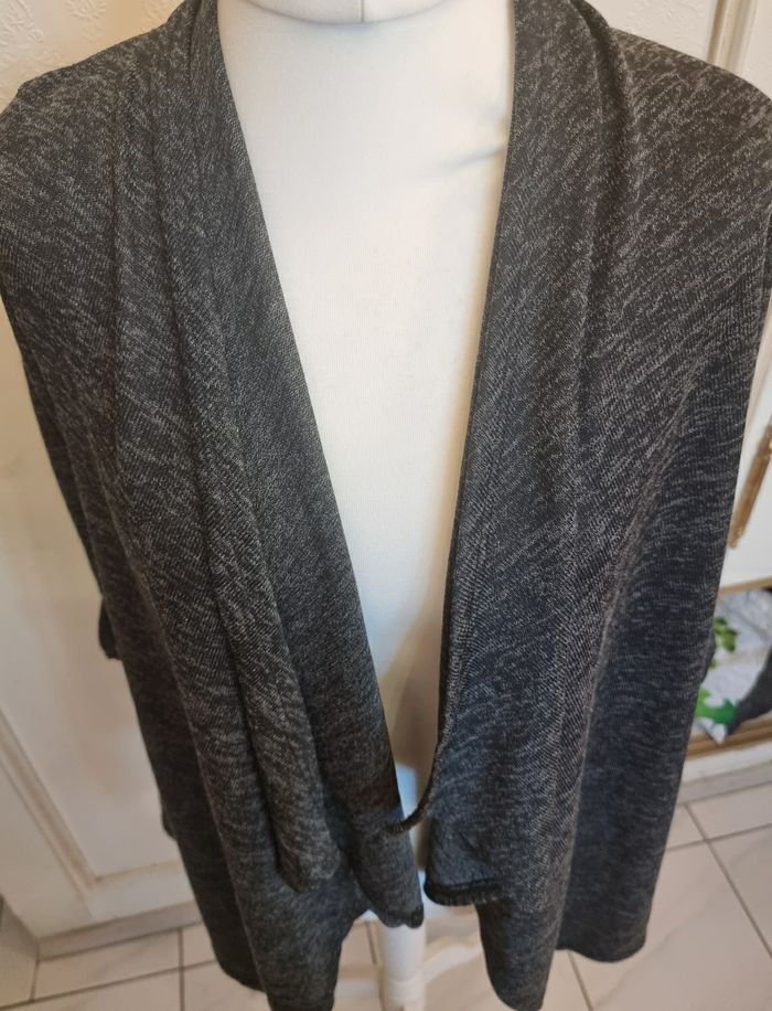 Gilet pendant/cape Gris - photo numéro 9