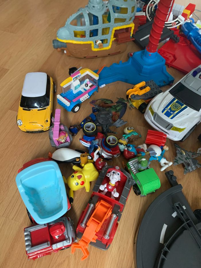 Lot de jouets - photo numéro 2