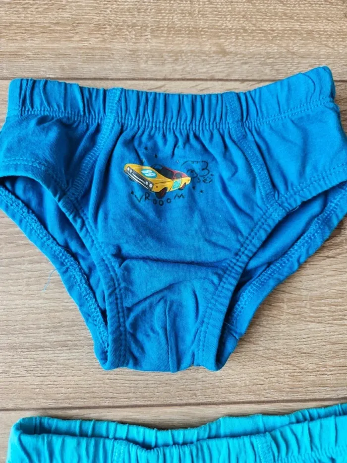 Lot de 4 slip neufs 98/104cm - photo numéro 2