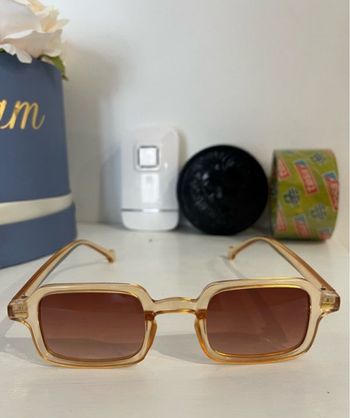 Lunettes de soleil vintage retro couleur champagne transparente