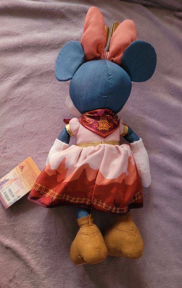 Peluche minnie main attraction 9 BTM - photo numéro 3