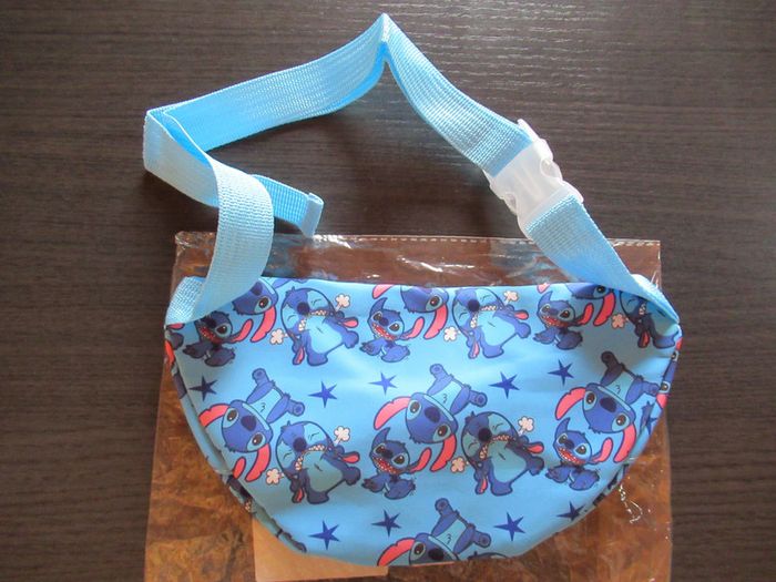Sac banane Stitch neuf - photo numéro 2