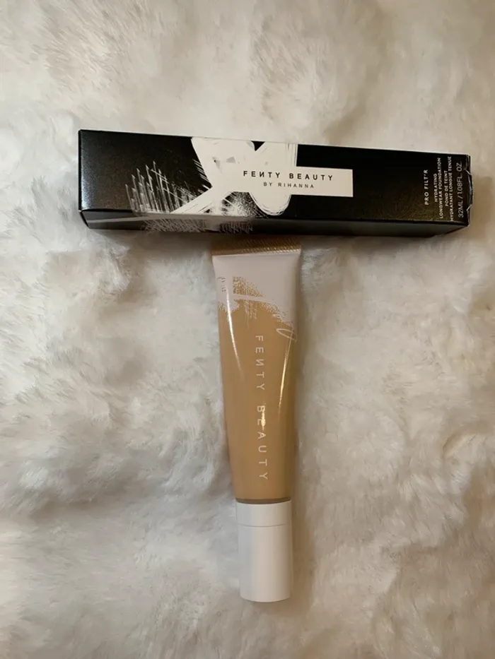 Fond de teint Fenty Beauty teinte 145 - photo numéro 5